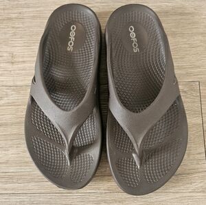 Oofos Recover Flip Flip Sandals Brown Size M6-W7